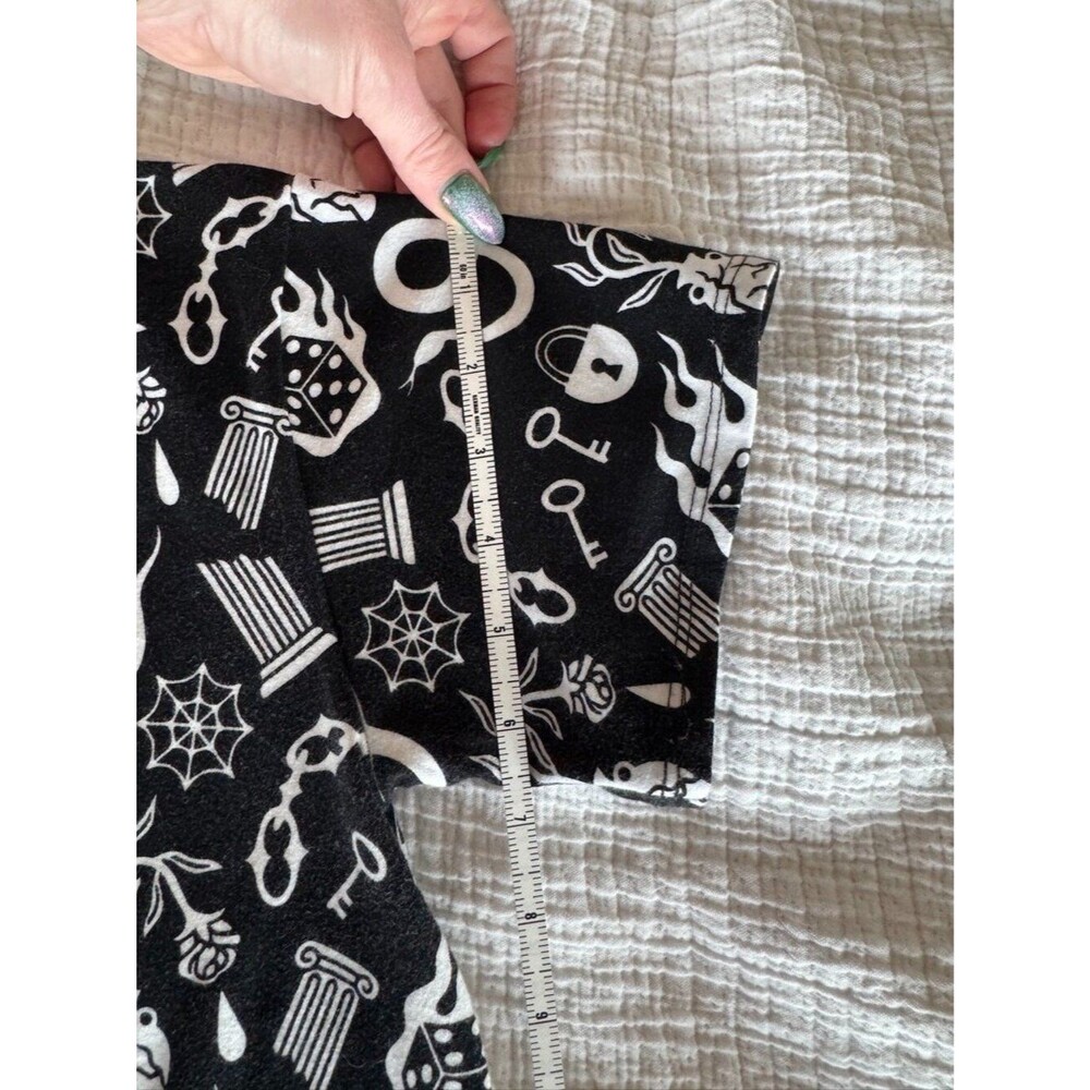 Nooworks Gothic Novelty Print Top Keys Chains Dice Cotton Sz XS - Picture 7 of 9